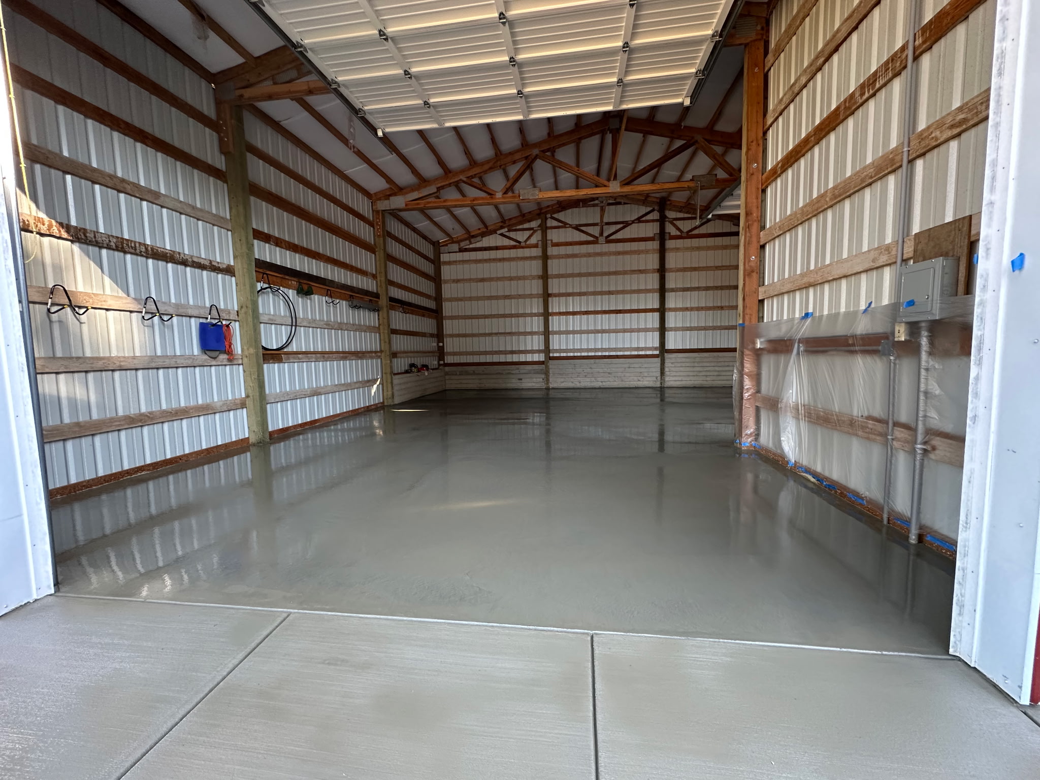 Exposed aggregate concrete surface